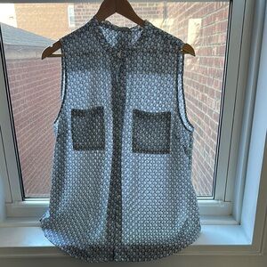Sleeveless Patterned Blouse
